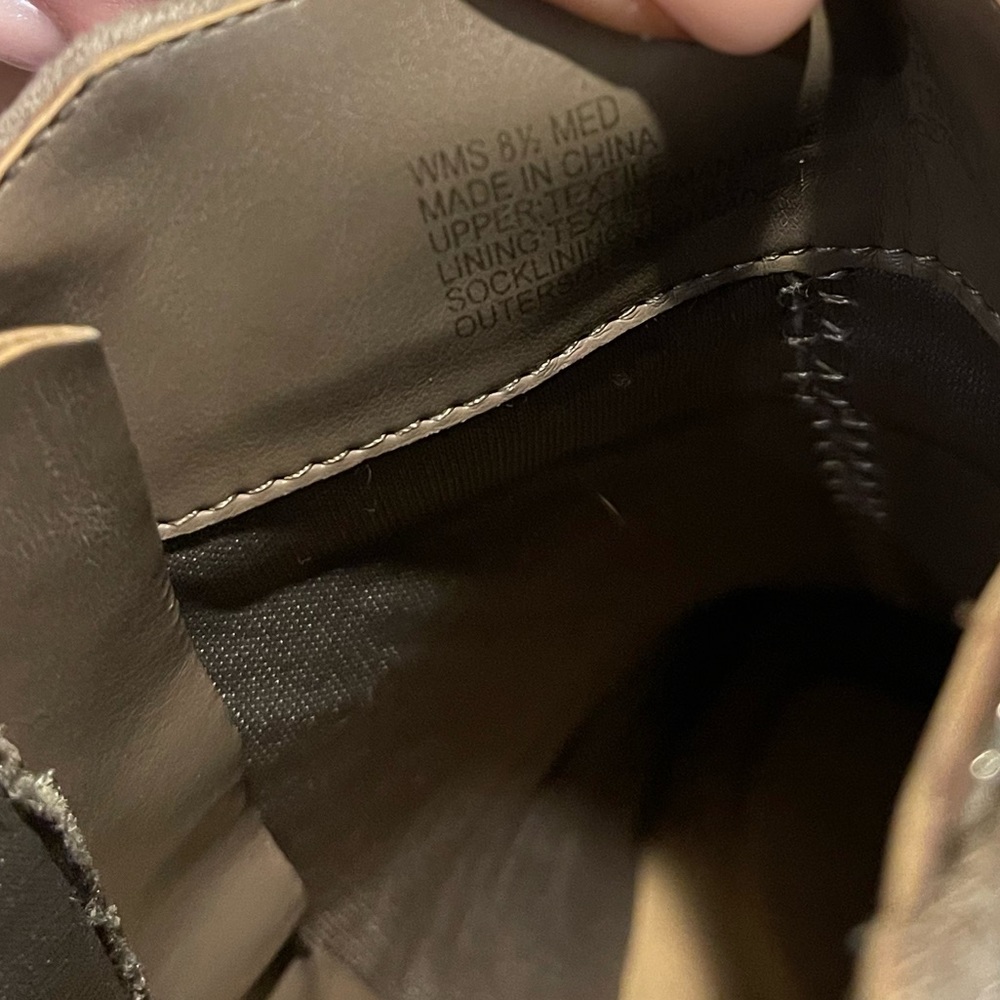 Booties⛰️ - Picture 4 of 4